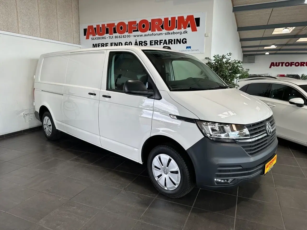 Billede 1 - VW Transporter 2,0 TDi 150 Kassevogn lang