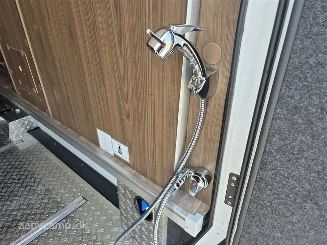 Billede 37 - 2022 - Hymer BML I880   2x solceller. 3x Batterier. inverter. Markise. Lædersæder. udv. gas. udv. bruser. Adaptiv fartpilot. Hydrauliske støtteben.