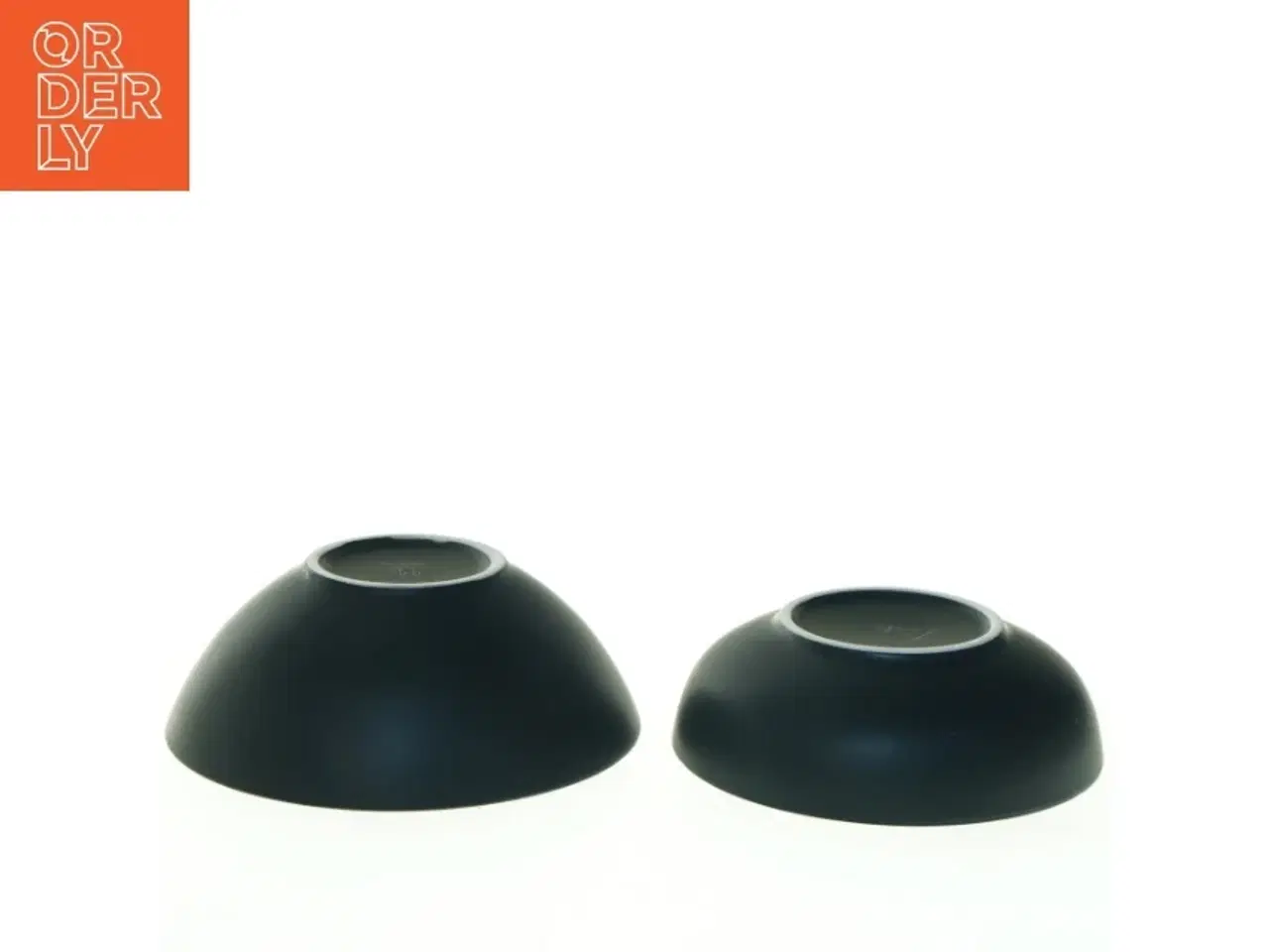 Billede 2 - Sorte skåle med hvidt organiske mønster fra Søstrene Grene (str. 13 x 4 cm 14 x 5 cm)