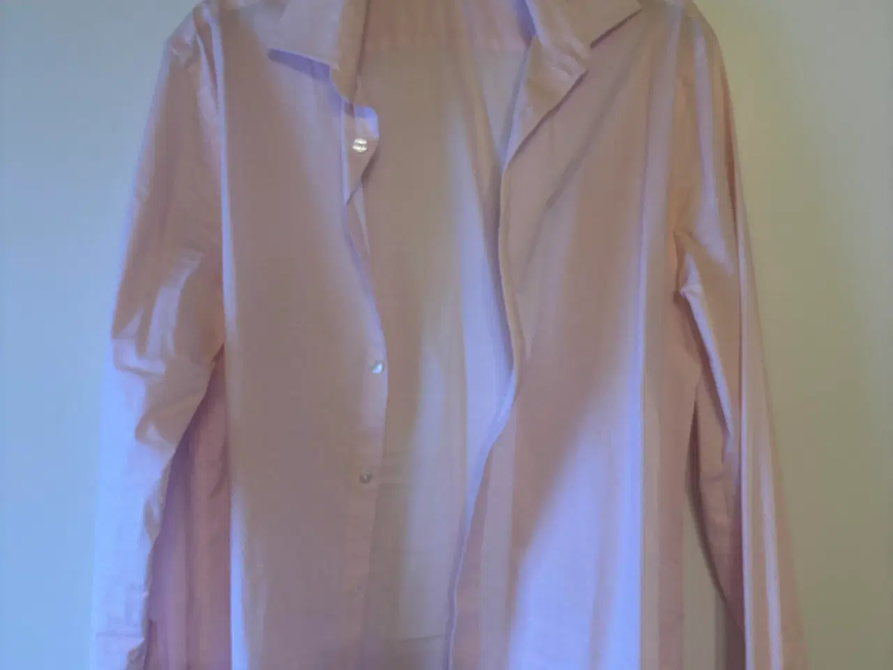 Billede 1 - Pink Tommy Hilfiger herreskjorte