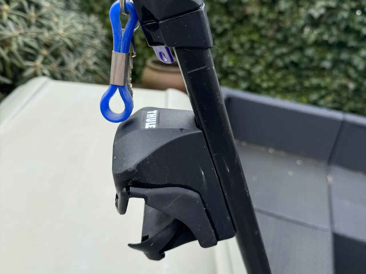 Billede 7 - Tagboks med Thule tagbøjler 