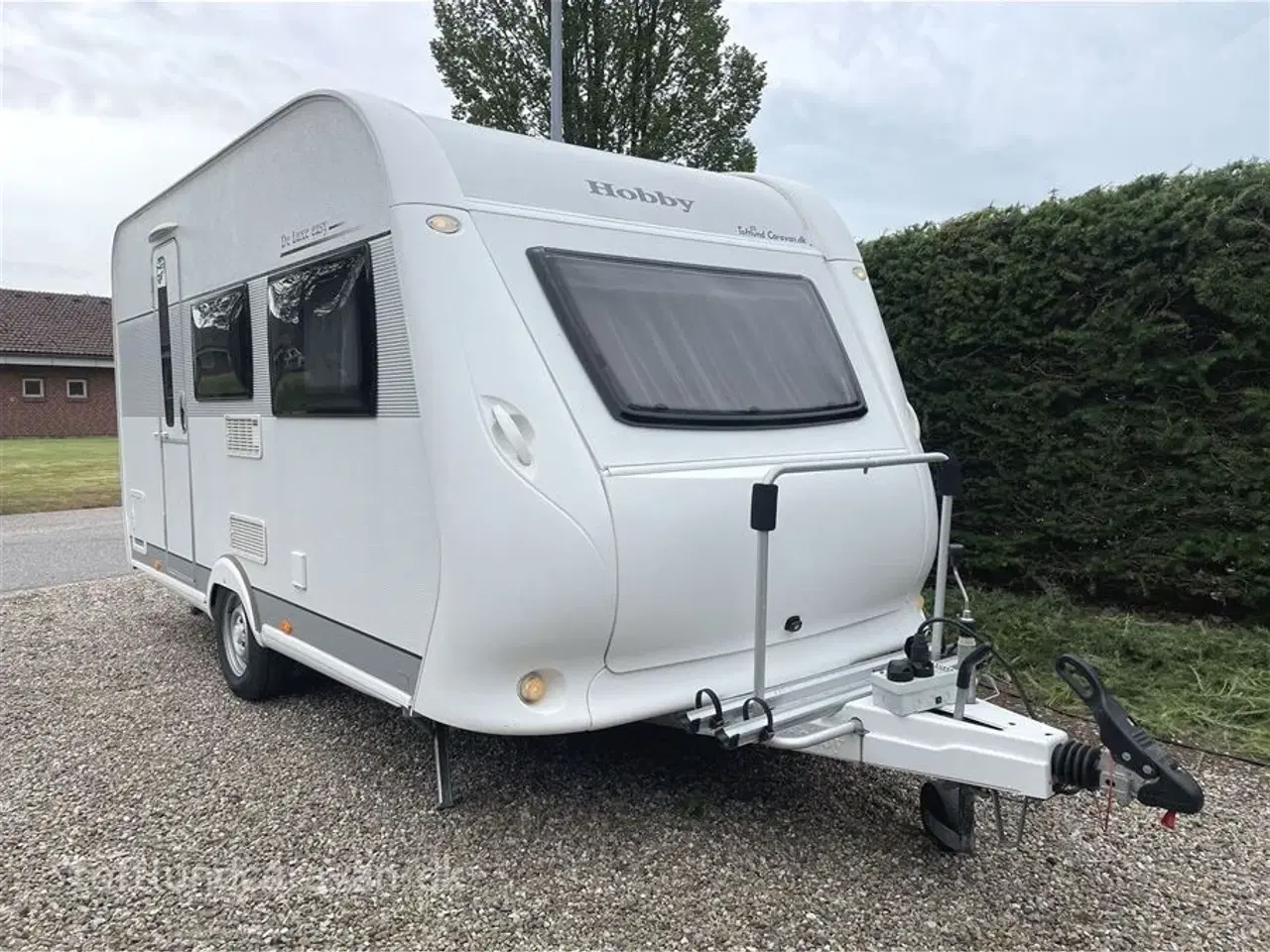 Billede 3 - 2014 - Hobby De Luxe Easy 400 SF   LAV EGENVÆGT KUN 913 KG, PERFEKT TIL EL-BILER, m/MOVER og Isabella fortelt, ALT I UDSTYR medfølger.
