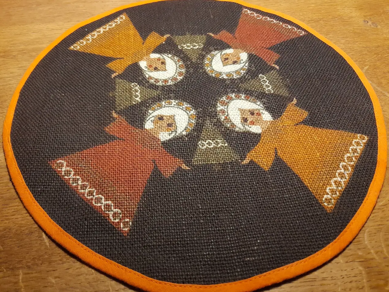 Billede 3 - Retro lille dug/ brødkurvsserviet.