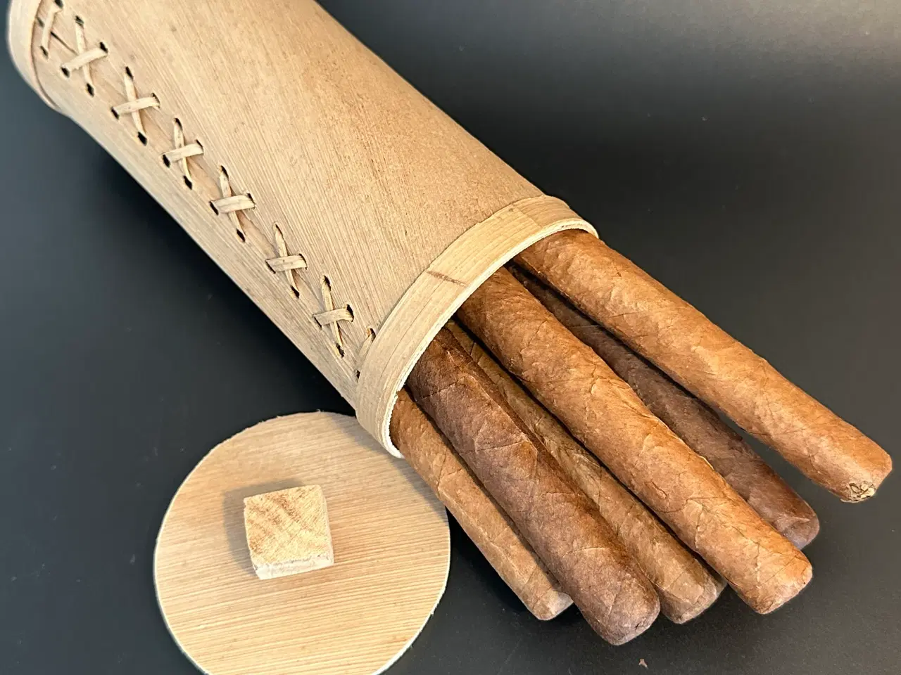 Billede 6 - Ni cigarer i original håndlavet æske. 
