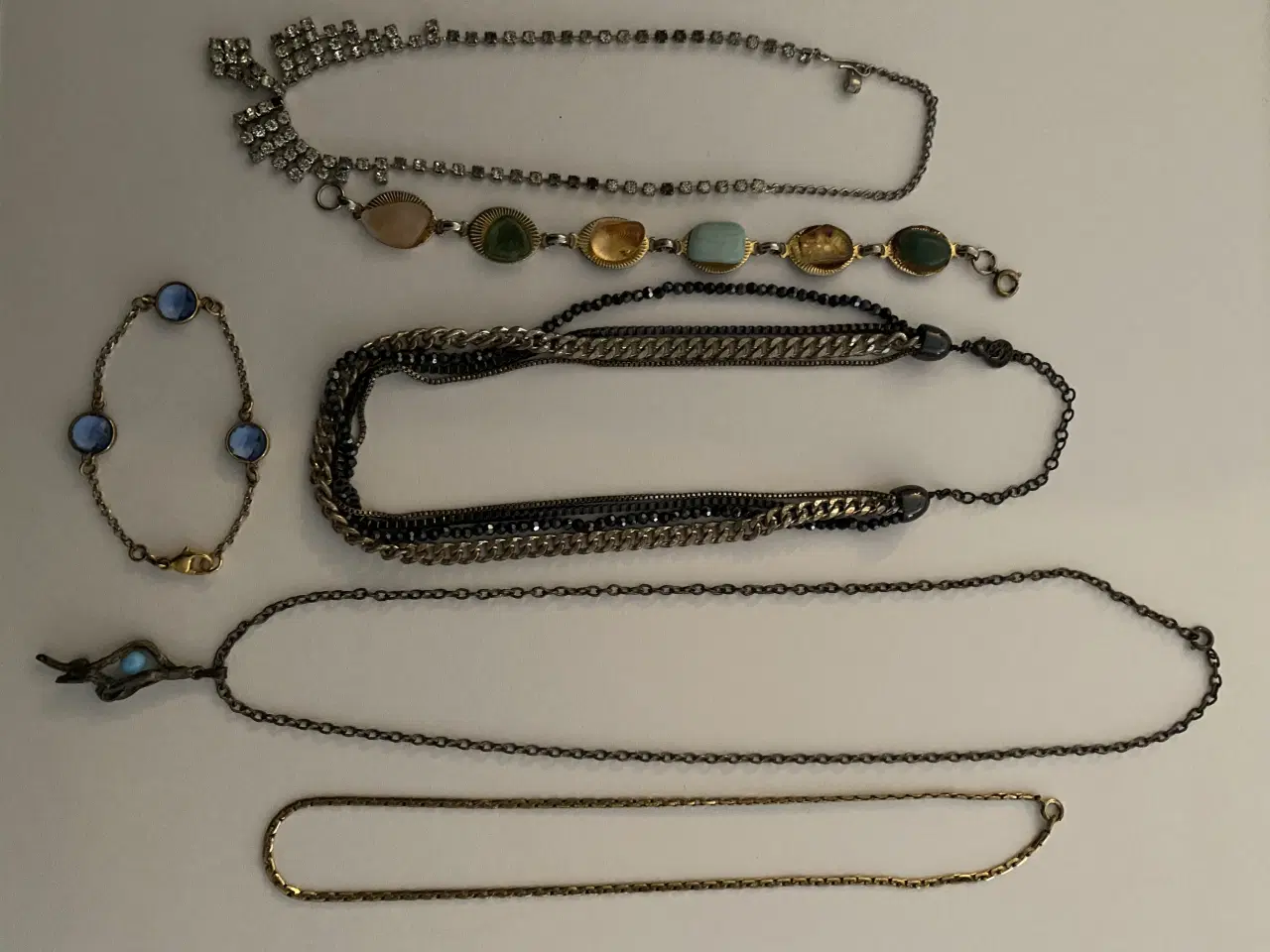 Billede 1 - Halskæder og armbånd oprydning kan sendes
