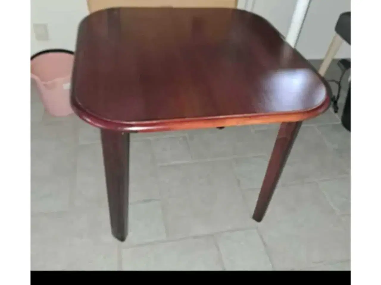 Billede 1 - BORD 64 x 64 høj 55 cm   