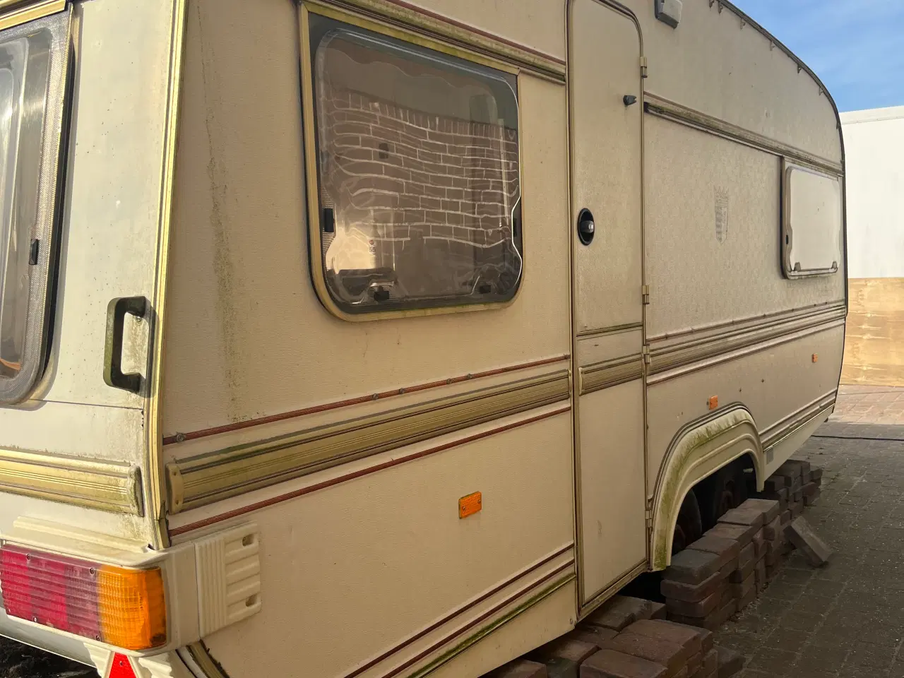 Billede 2 - Campingvogn u. plader