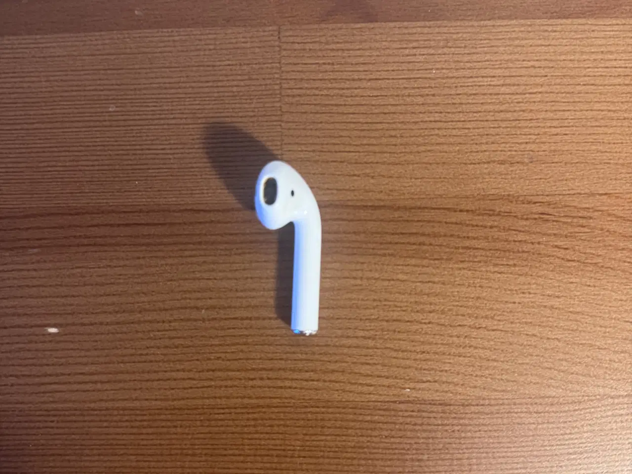 Billede 1 - Venstre AirPod 2 generation fungerer fint nok