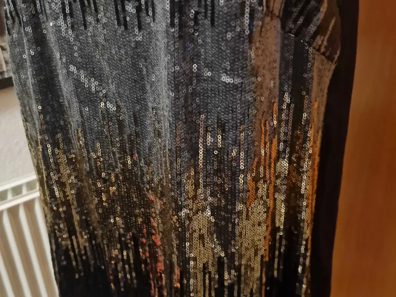 Billede 4 - guld top fra Zizzi str S 42-44