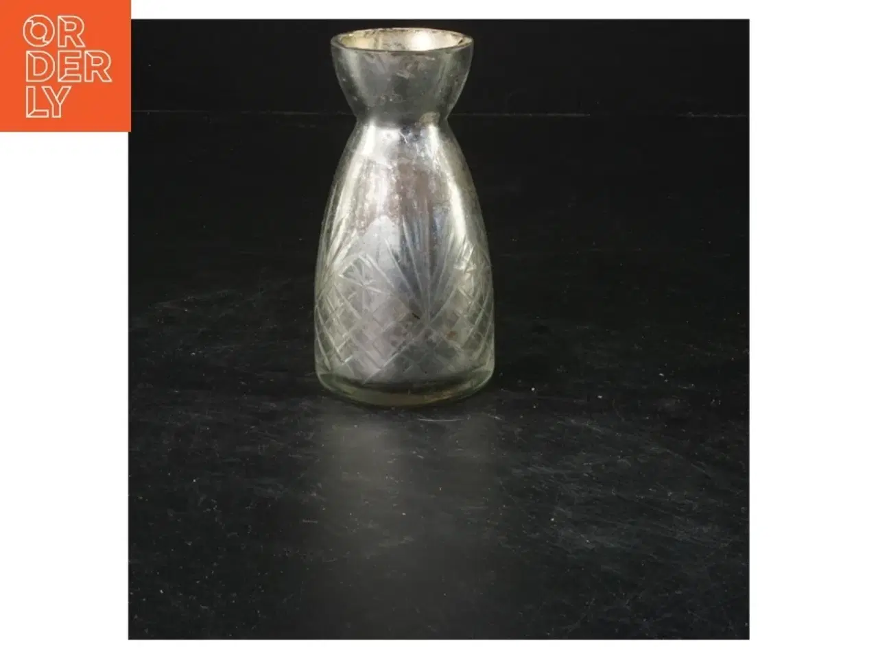 Billede 1 - Lille glasvase (str. 10x5 cm)