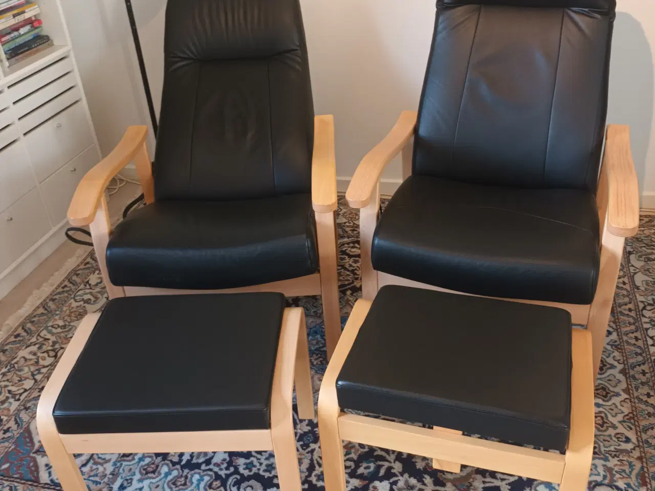 Billede 1 - Farstrup 2 stlk. Relax læderstole med skamle 