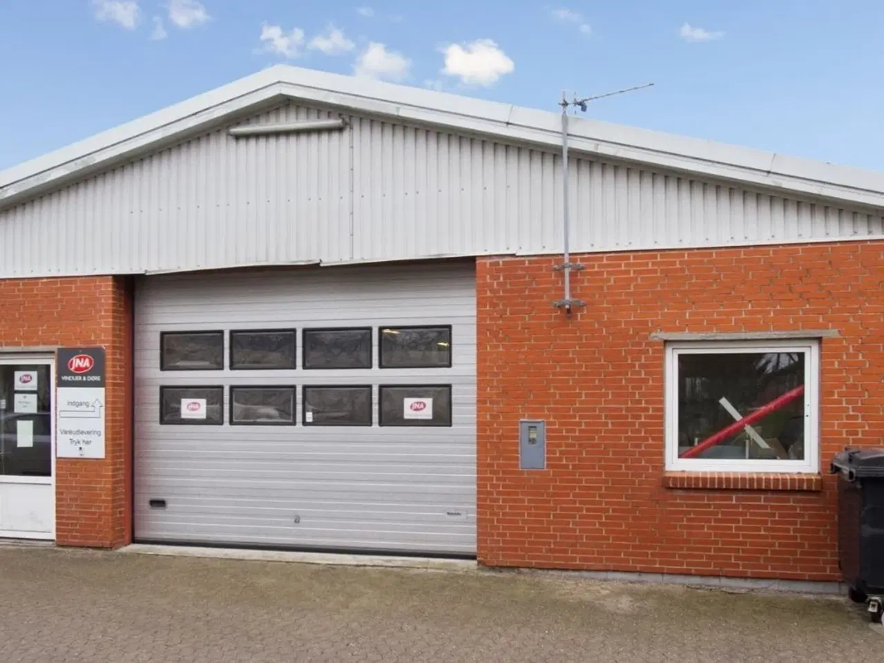 Billede 2 - Storbutik med god beliggenhed - i alt 425 kvm