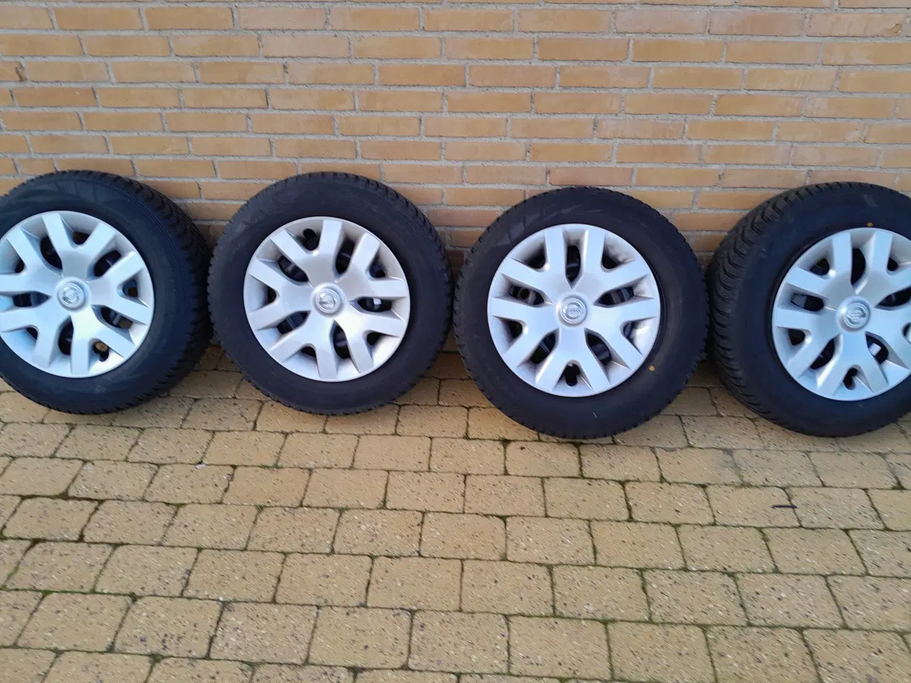 Billede 1 - Dæk+Fælge 215/65 R16 