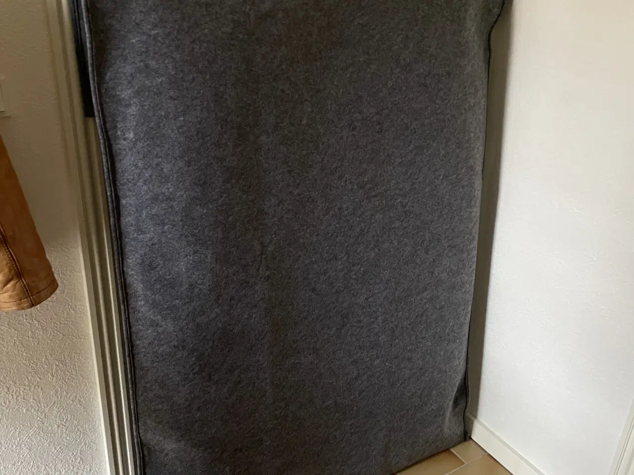 Billede 6 - Stort stabilt Campingbord 132 x 90 cm.