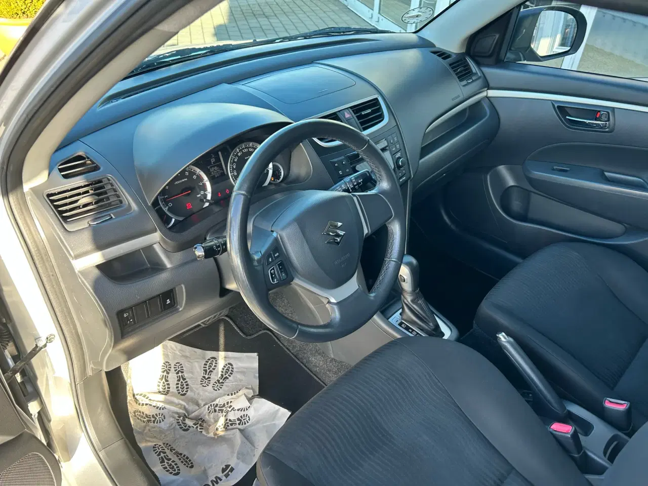 Billede 6 - Suzuki Swift 1,2 16V GL A/C 94HK 5d Aut.