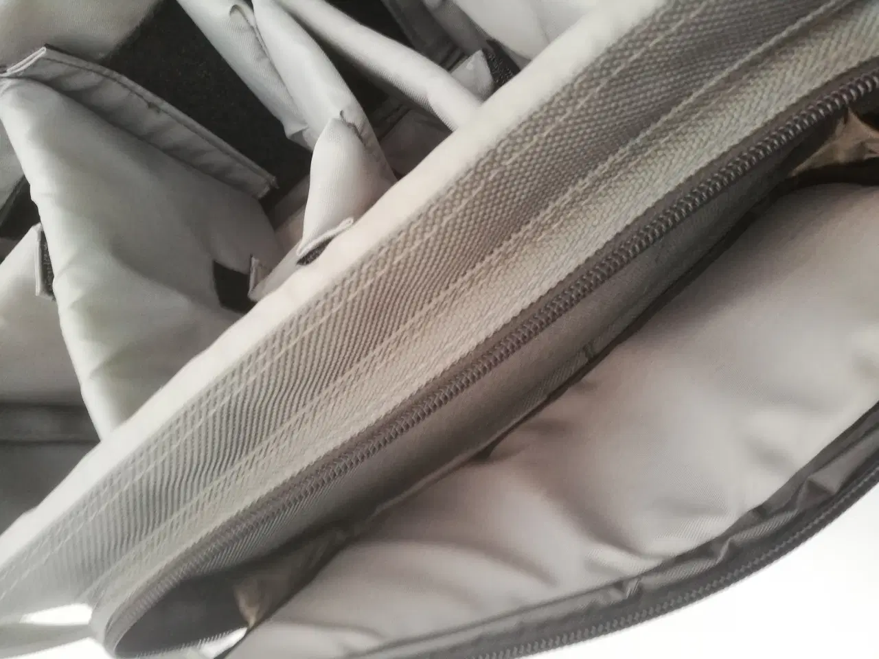 Billede 4 - Grå skulder taske med bærehank 