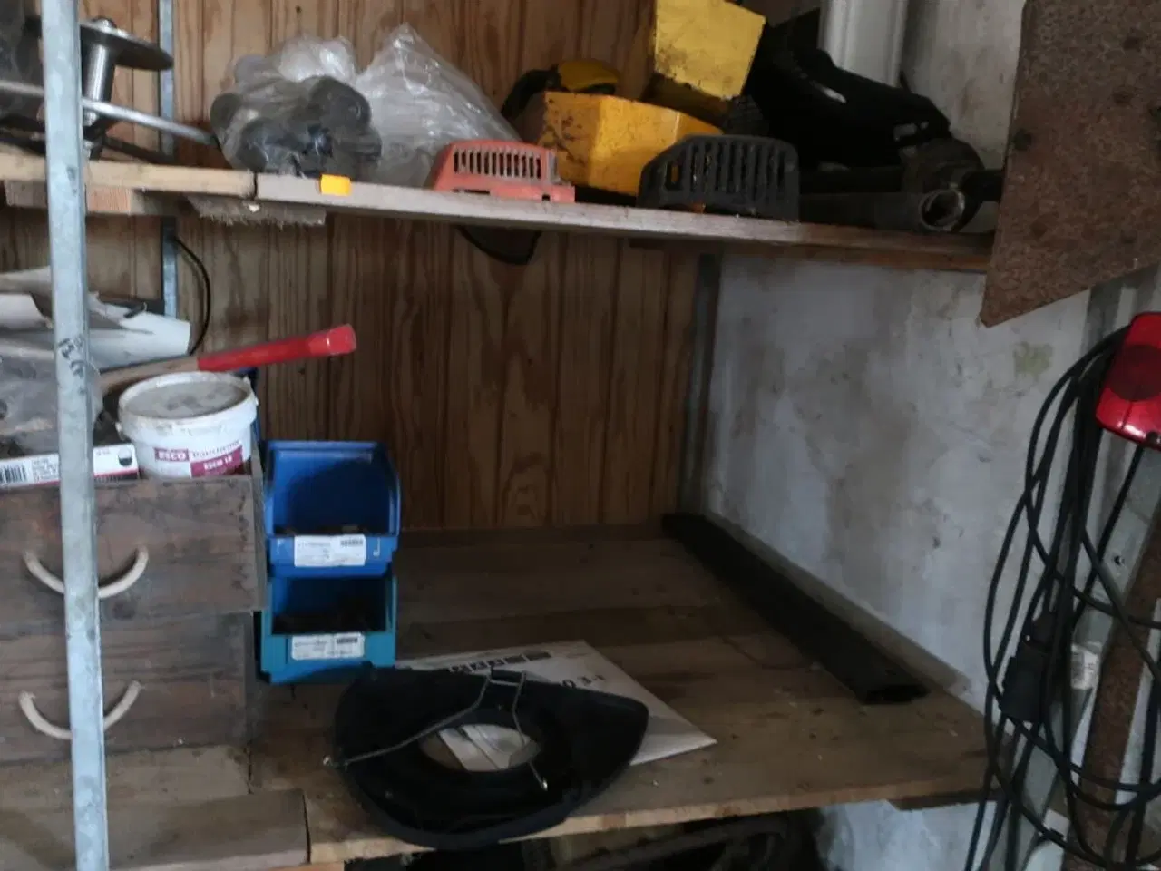 Billede 15 - Reol med div. Reservedele og varelager samt rullevogn med indhold m.m.