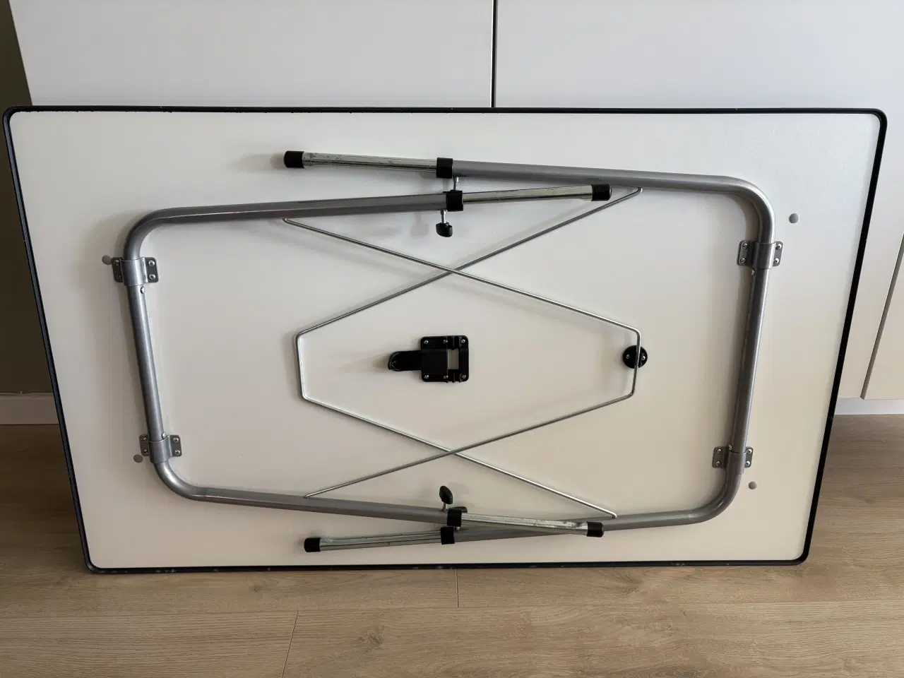 Billede 3 - Pænt Campingbord