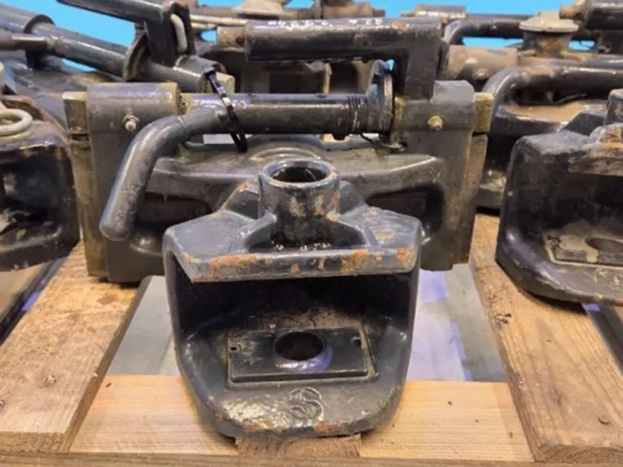 Billede 11 - New Holland T7.175 Hitch 82027298  5Stk