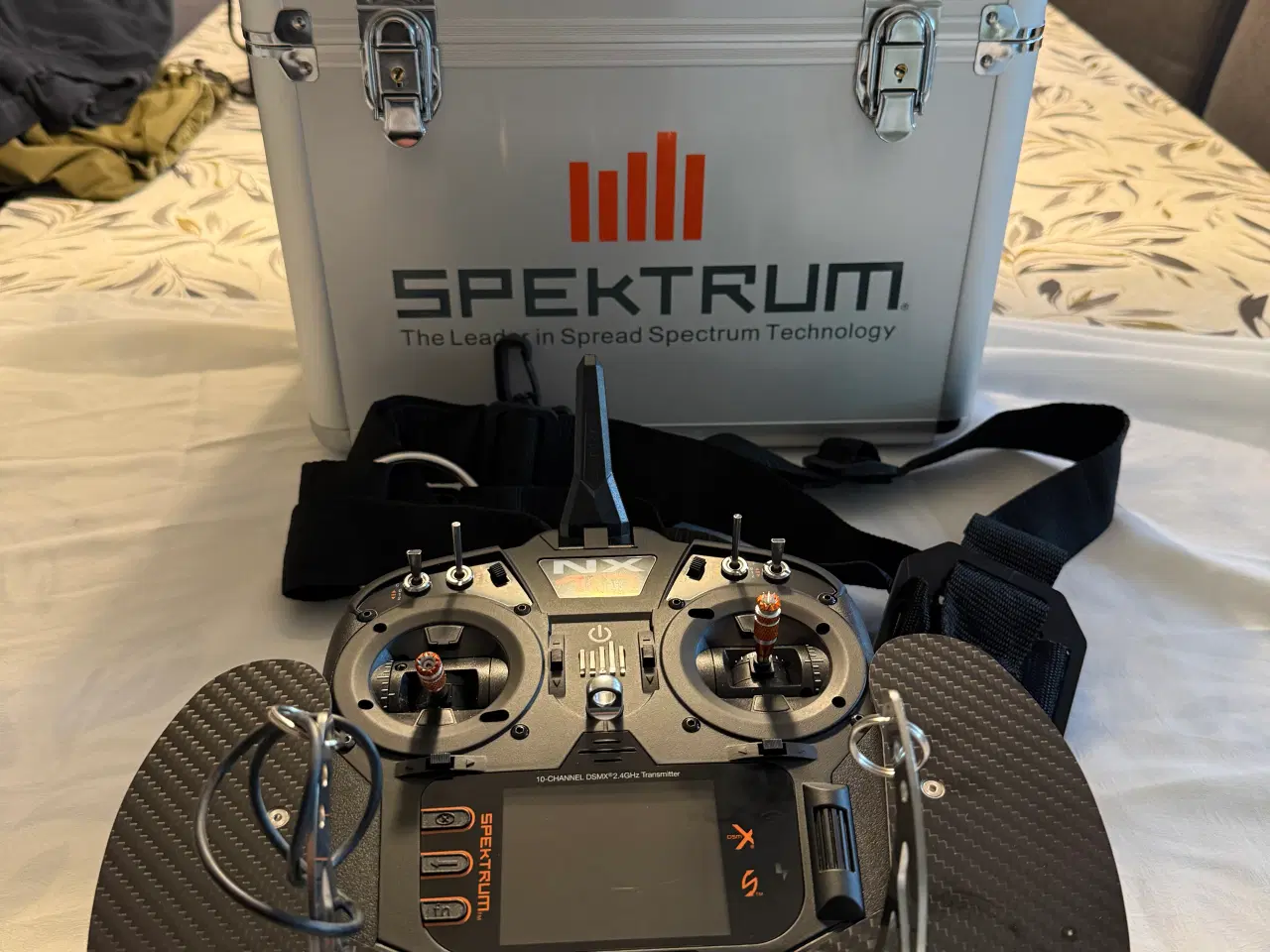 Billede 3 - Spectrum udstyr og Multiplex Easyglider4 fly