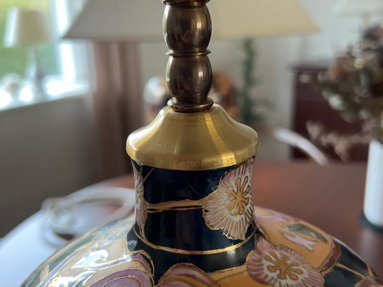 Billede 3 - 2 flotte kinesiske lamper incl skærme