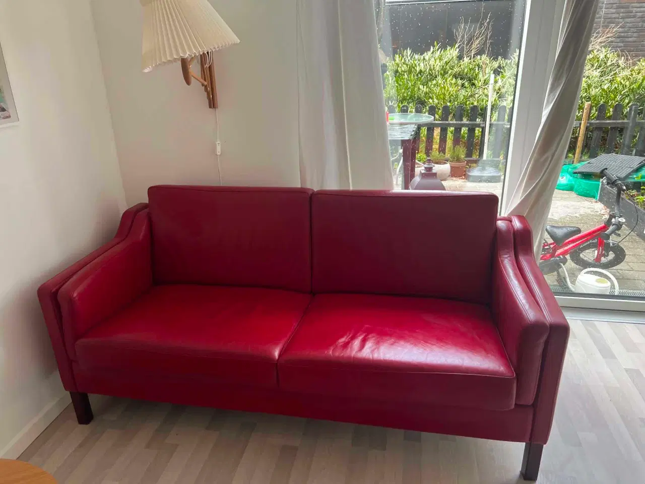 Billede 2 - Velholdt rød lædersofa + lænestol i ægte læder