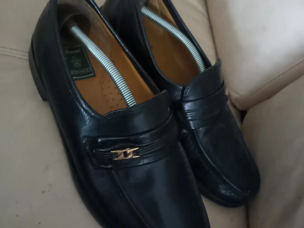 Billede 1 - FLOTTE NYE MONACO LÆDER SKO STR 41 INCL TRÆ SKO LÆ