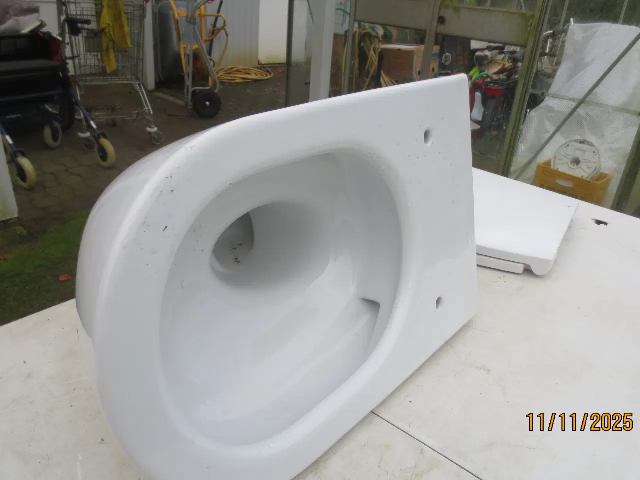 Billede 1 - 1 stk CATALAND Vægophængt toilet /WC