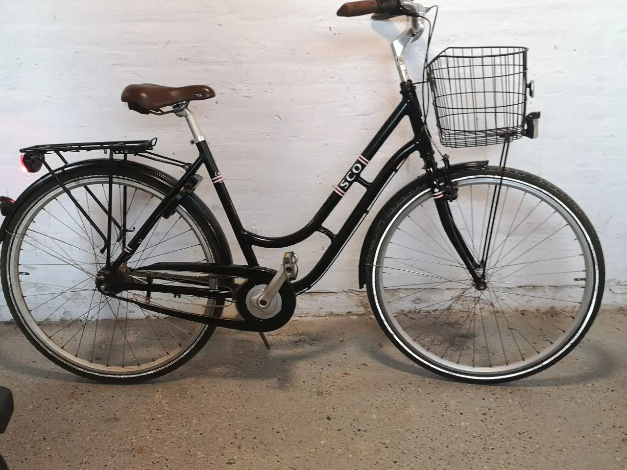 Billede 1 - SCO 28" 53cm ,7 gear, dæk som ny ,For- og baglygte