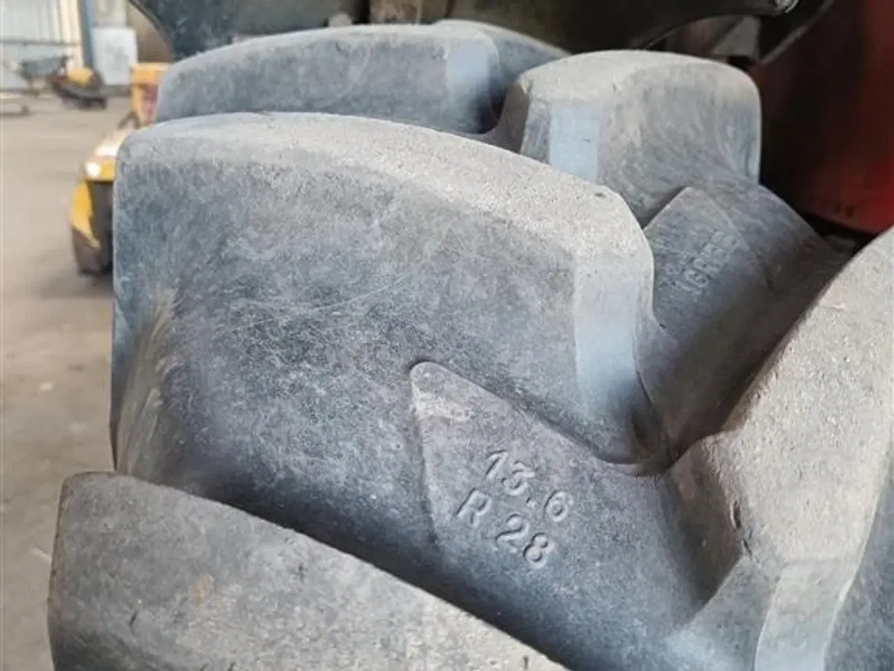 Billede 9 - Valtra 6750 frontlæsser, skovl, storsækkeløfter og betonvægtklods