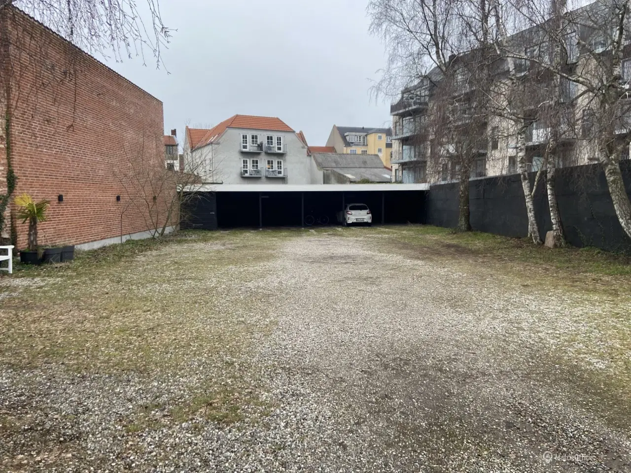 Billede 3 - Parkeringsplads i det centrale Odense