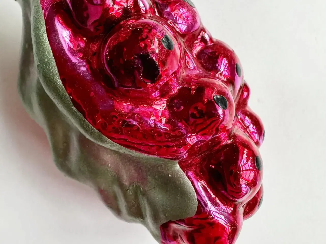 Billede 4 - Vintage julekugle, rubinrød drue m sølv, NB hul