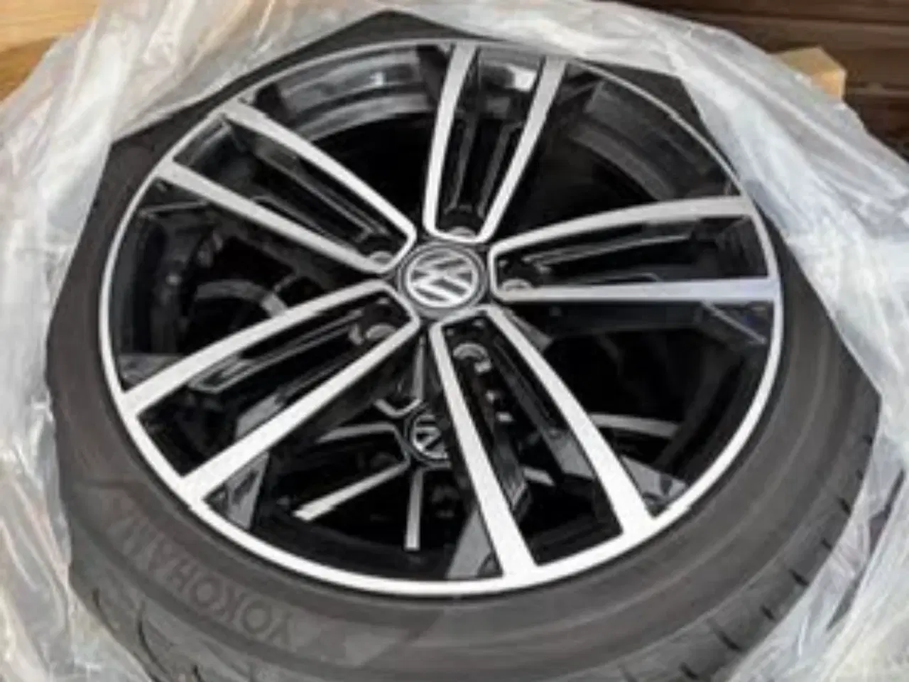 Billede 2 - Original VW Alu Fælg 17” nypris 20000
