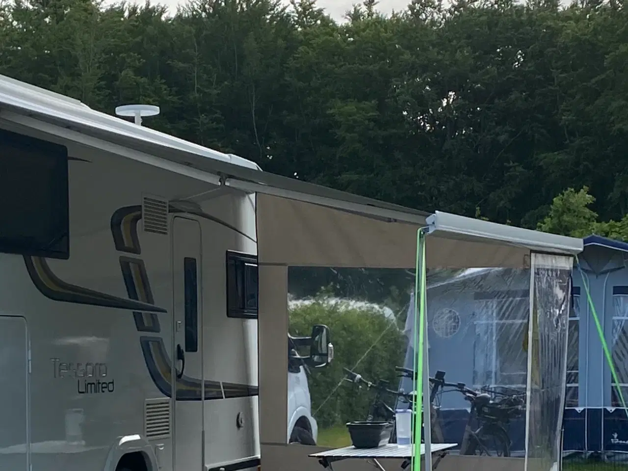 Billede 1 - Markiseside og front