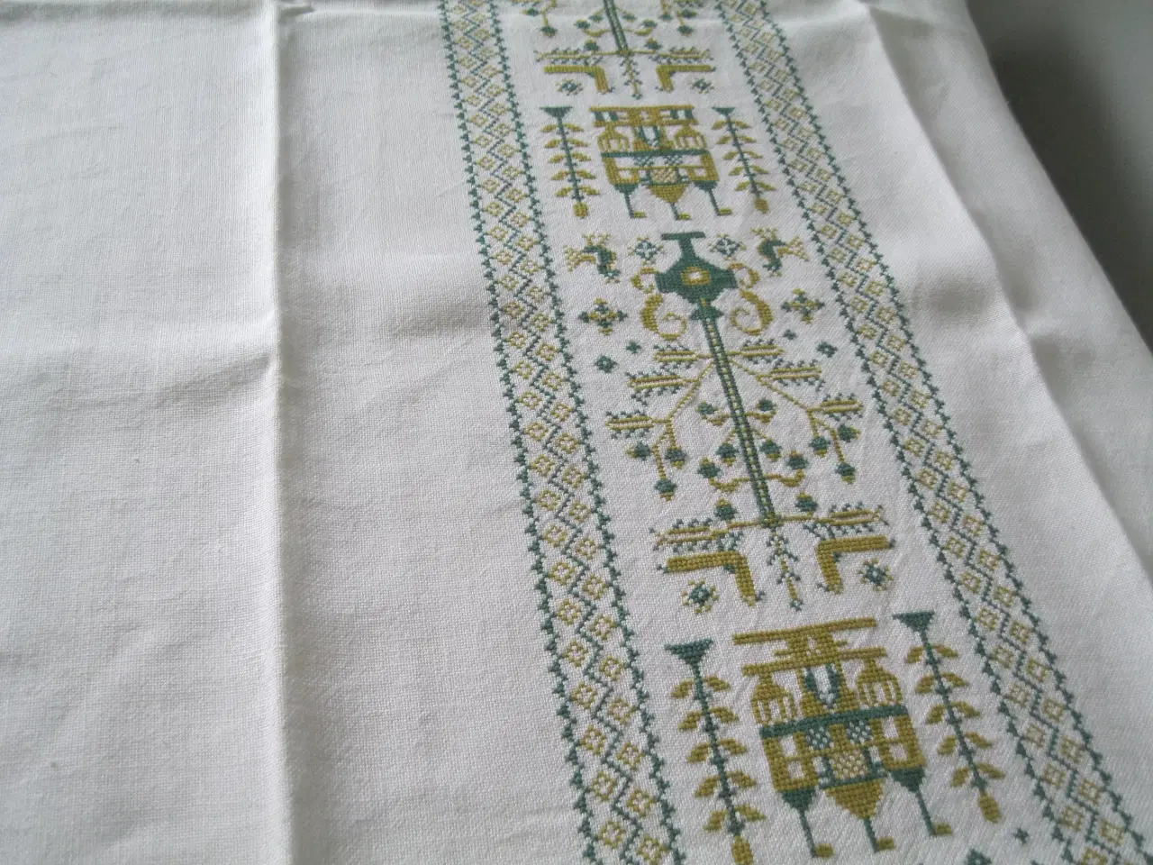 Billede 1 - Nordisk vintage dug og festremse