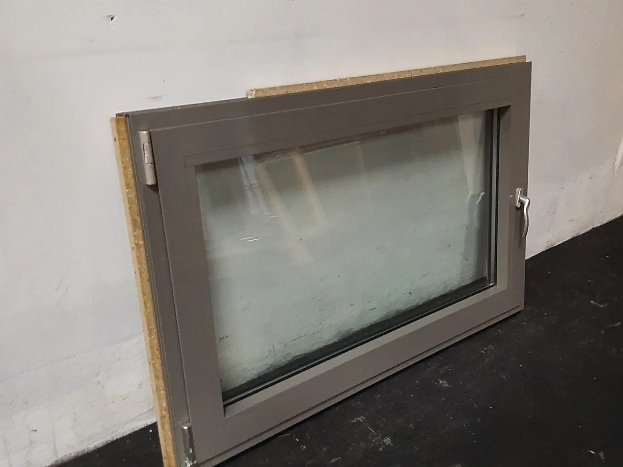 Billede 4 - Sidehængt vindue, alu, 1195x65x750mm, venstrehængt, grå