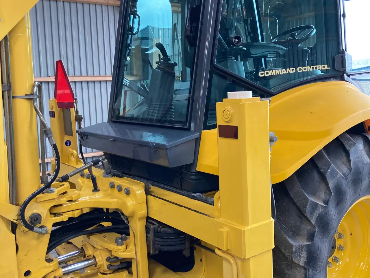 Billede 3 - Rendegraver New Holland LB 110 B. KUN 3900 timer.