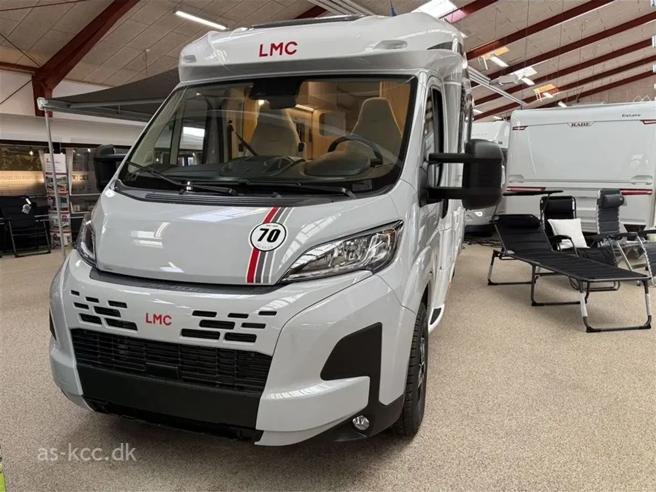 Billede 5 - 2025 - LMC Cruiser V646   LMC Cruiser V646 70års jubilæums med 2 enkelt senge og Automatgear.