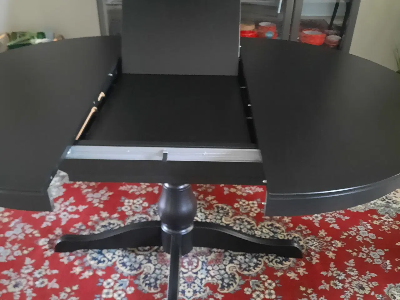 Billede 4 - Rundt sort Spisebord med udtræk