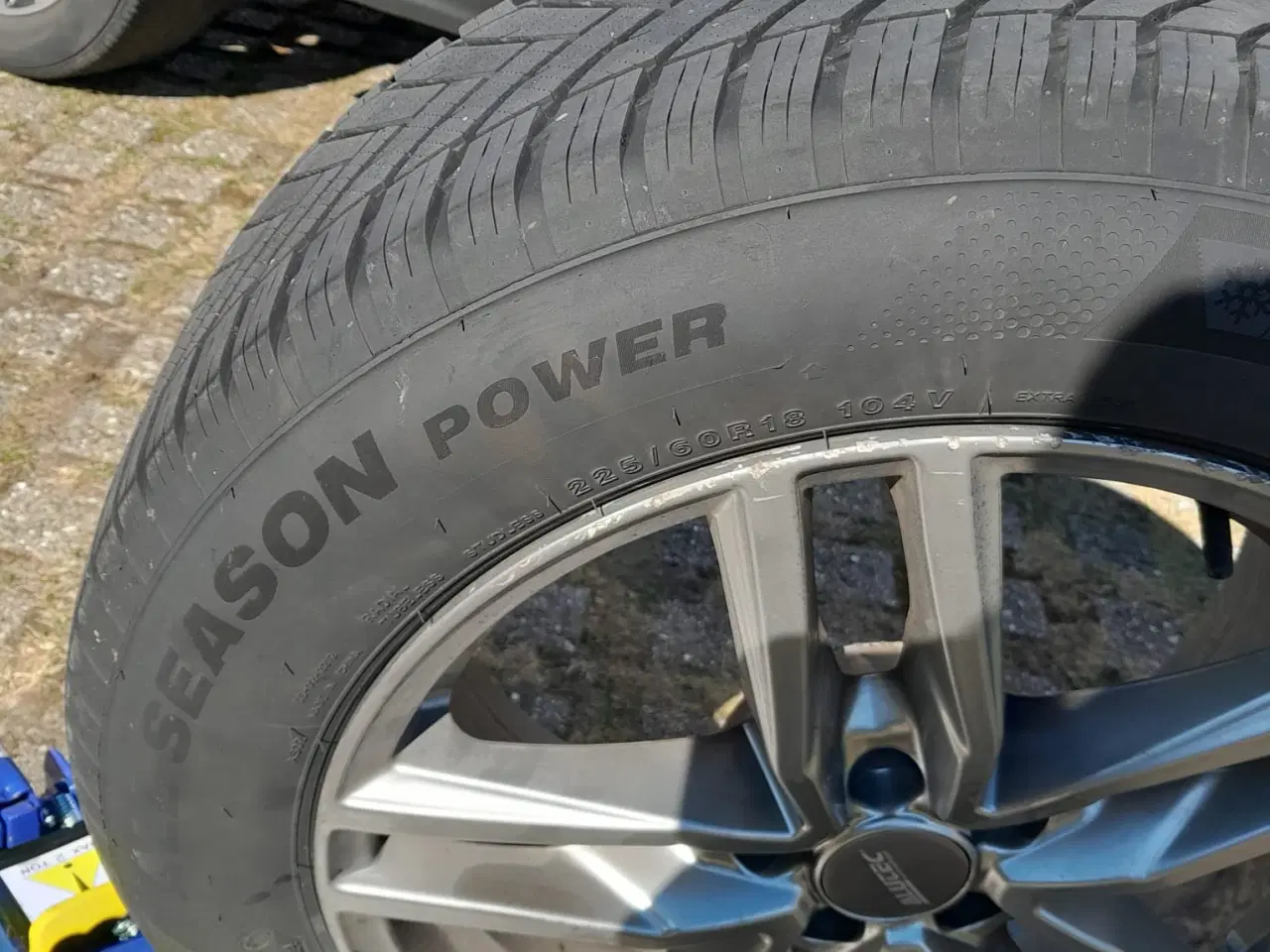 Billede 2 - Tristar 225/60/18