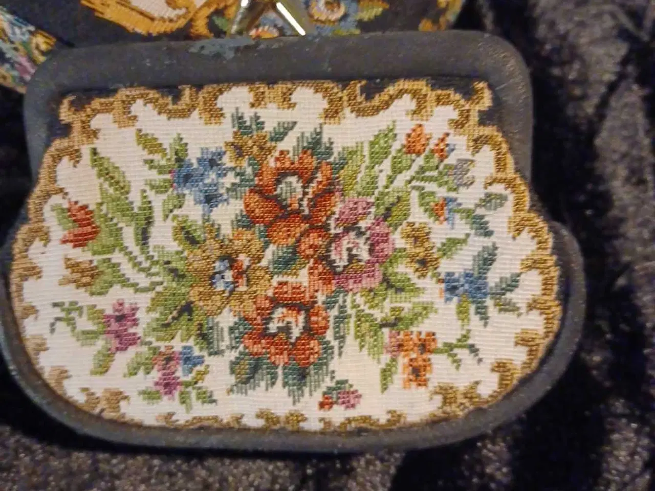 Billede 2 - VINTAGE GOBELIN broderet taske og pung.