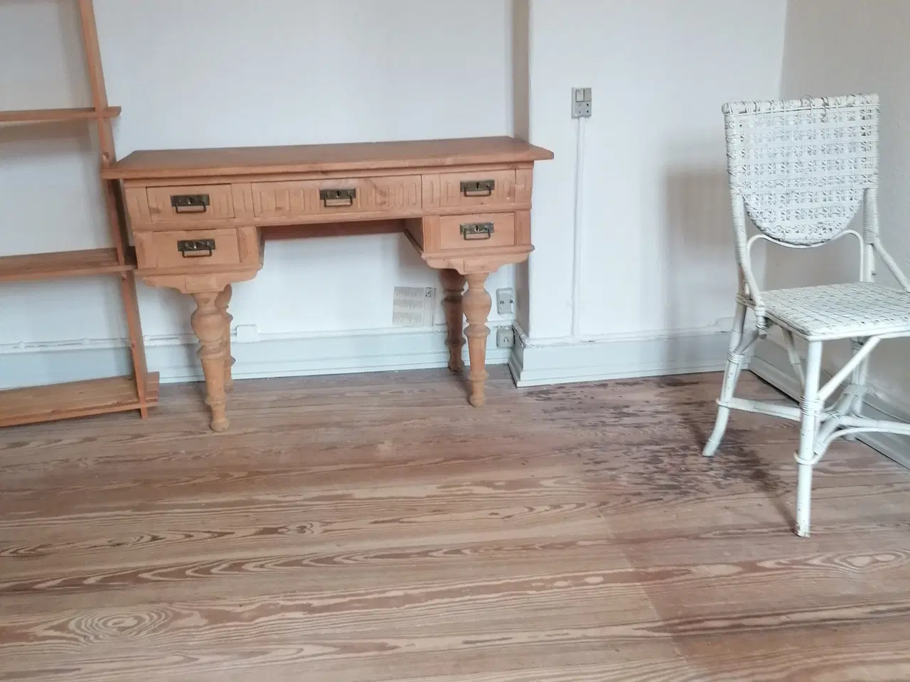 Billede 1 - Skrivebord