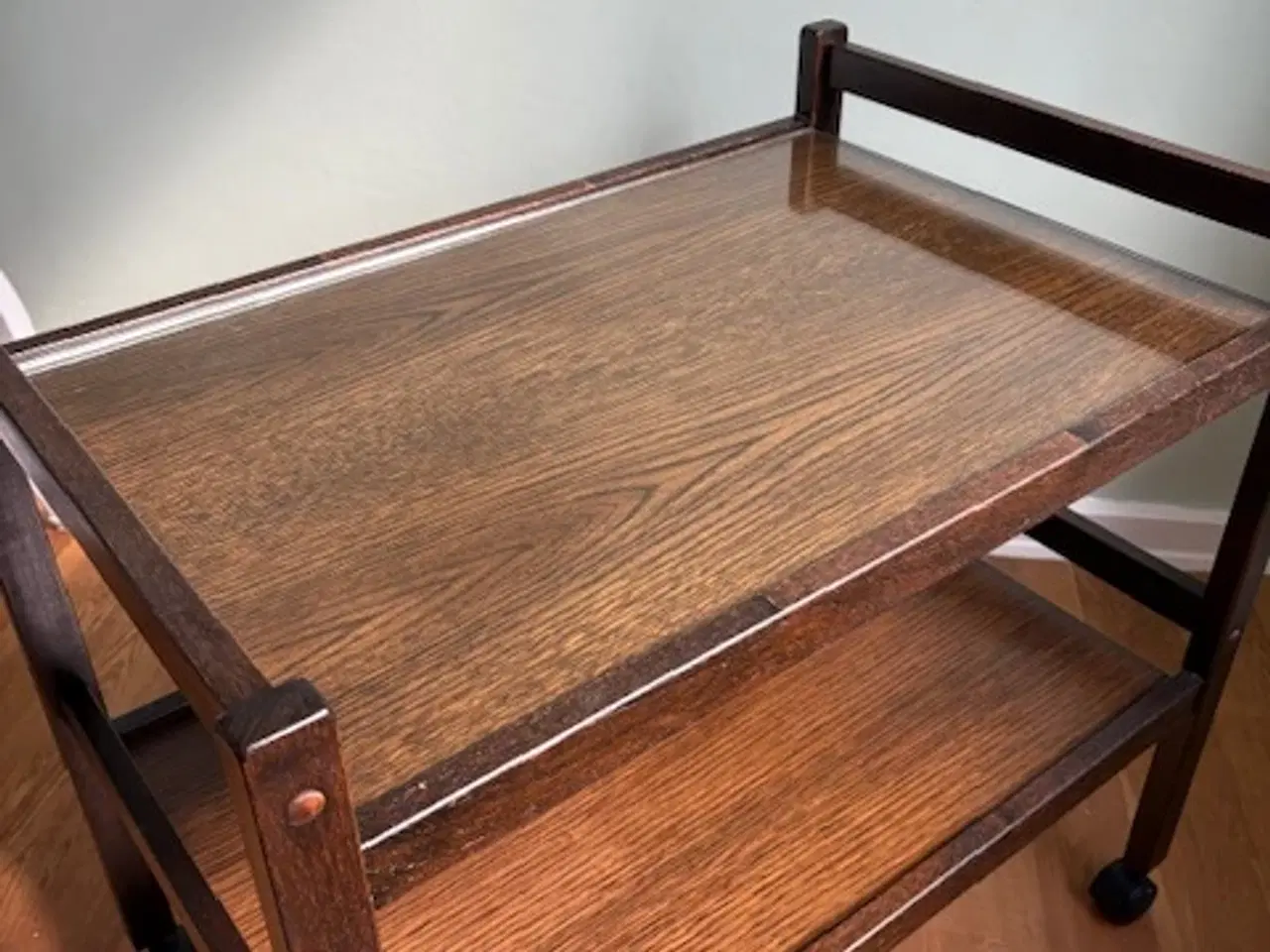 Billede 3 - Serveringsvogn / barbord / rullevogn i mørkt træ