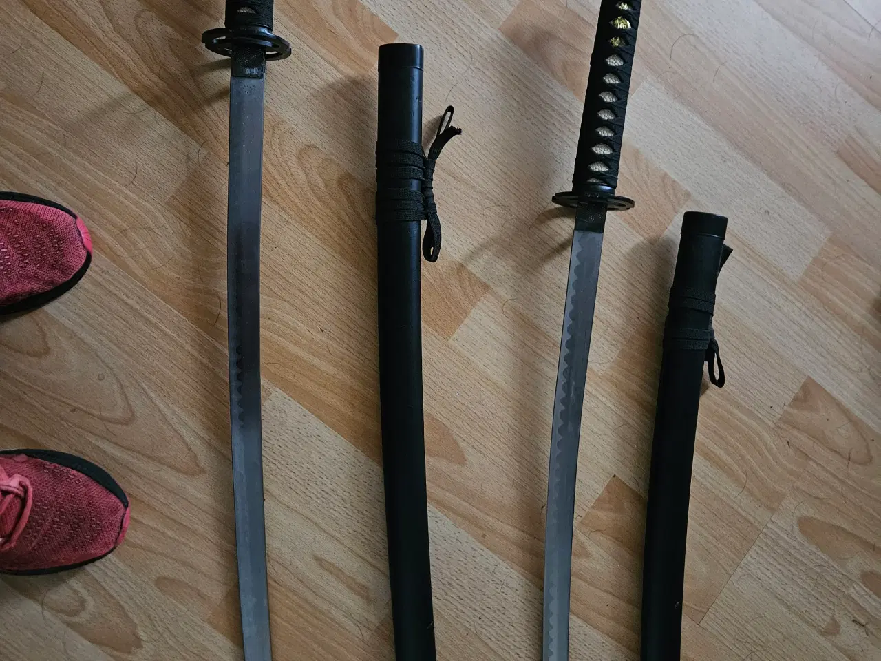 Billede 1 - Knive og sværd 