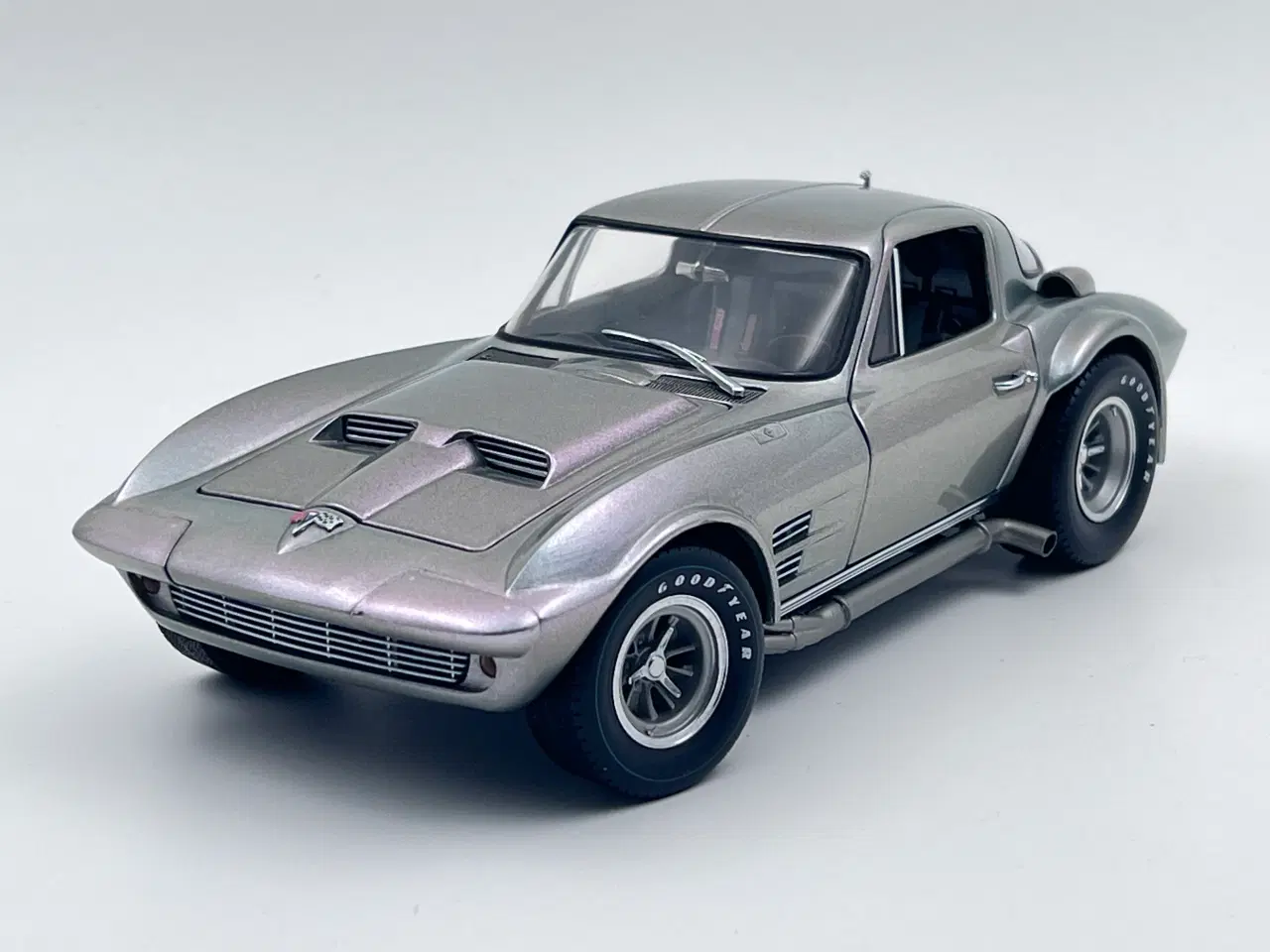 Billede 1 - 1963 Chevrolet Corvette Grand Sport EXOTO  1:18   