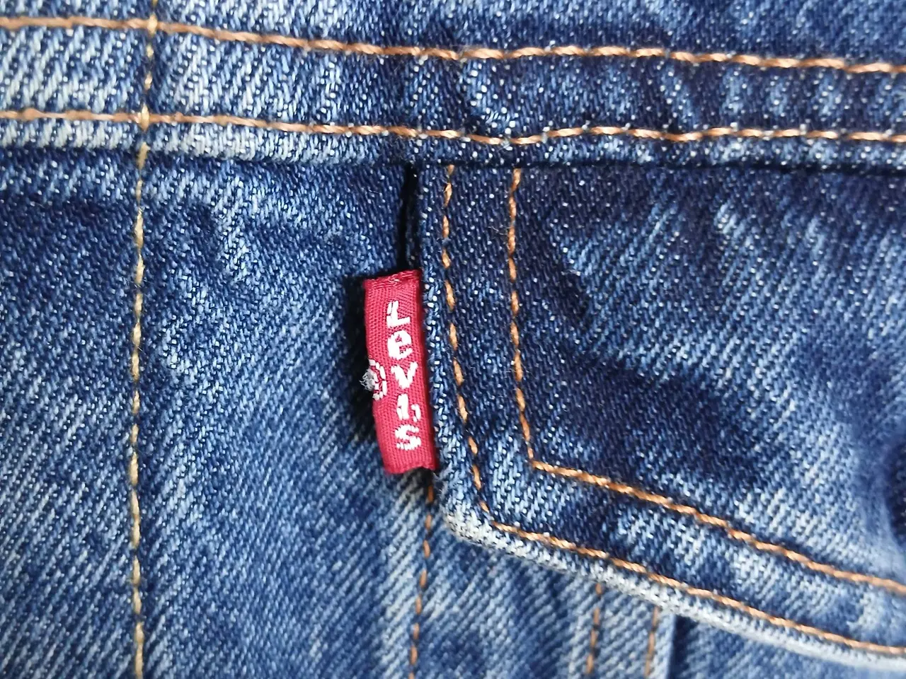 Billede 3 - Levi's jakke. Medium 