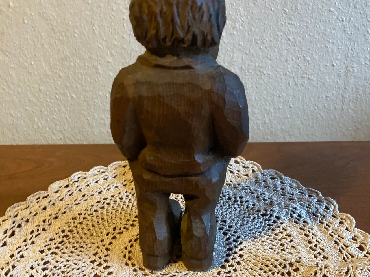 Billede 1 - Håndudskåret mand