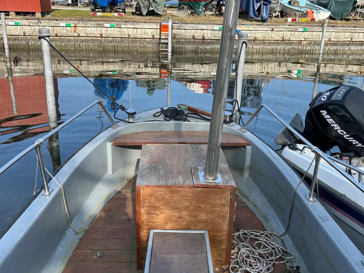 Billede 2 -  17 fods Nysted damjolle med 10 Sabb diesel motor