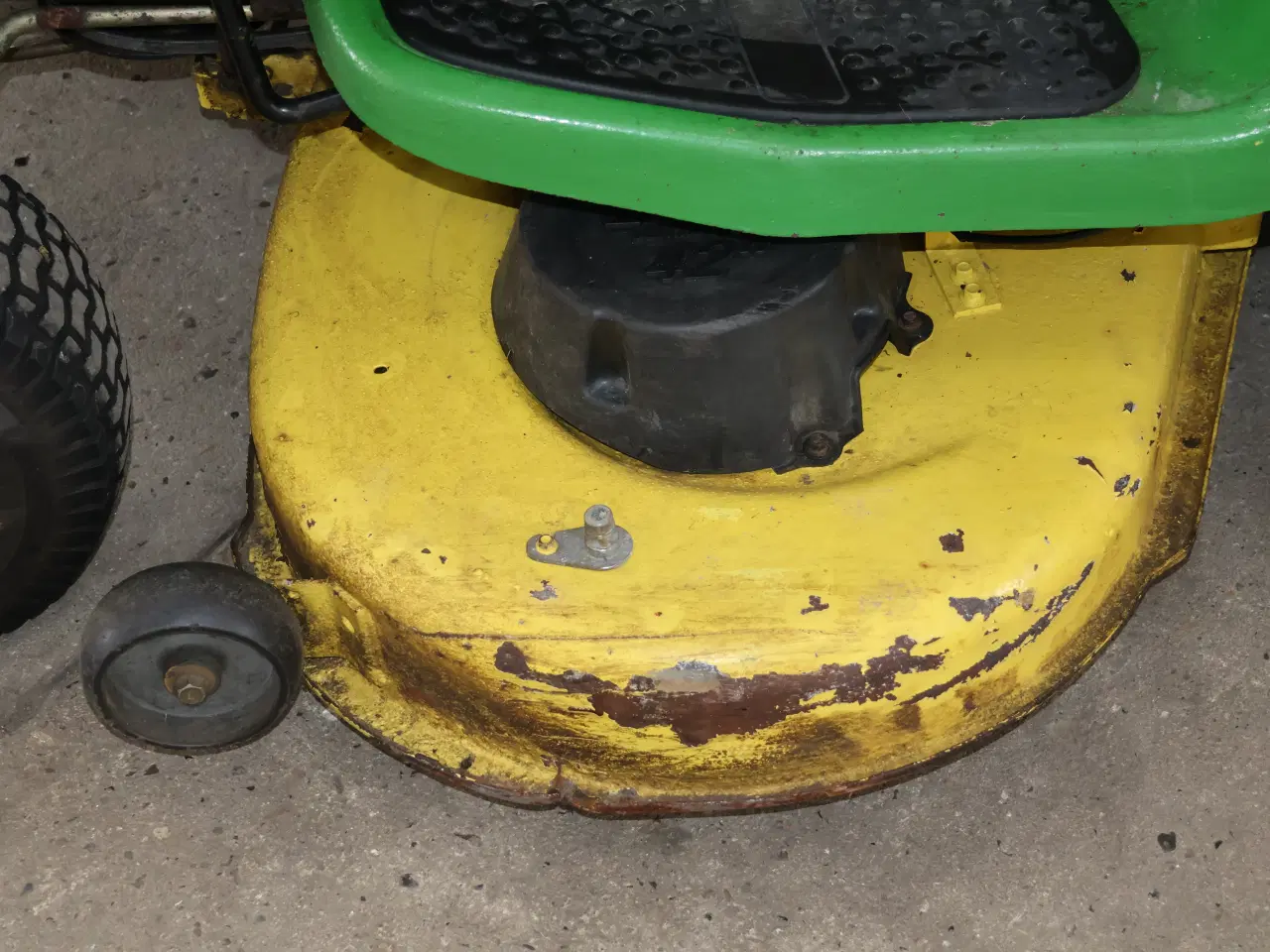 Billede 5 -  John Deere LA115 havetraktor 19,5hk