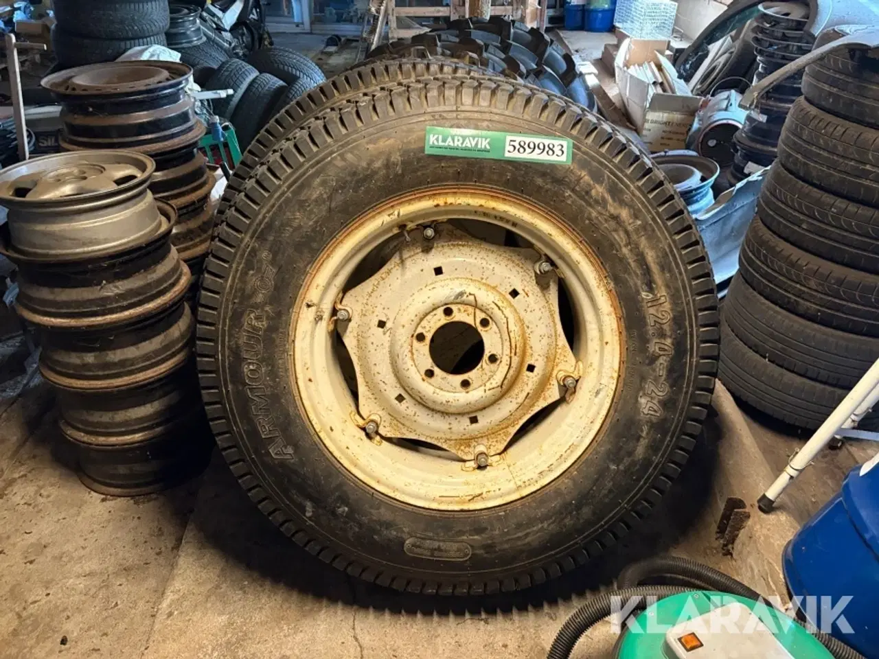 Billede 2 - Traktordæk Armour på fælge - 2 stk